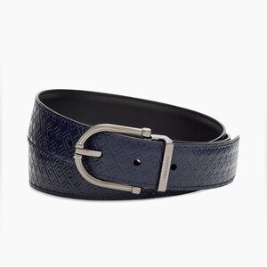 Ferragamo. Embossed Reversible Leather Belt
Color: Nero Midnight
Size:90 (36'')